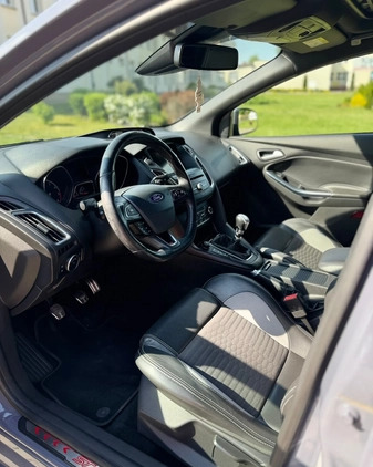Ford Focus cena 64000 przebieg: 162500, rok produkcji 2016 z Annopol małe 79